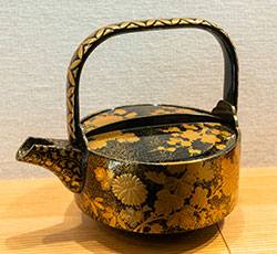 高級漆器「輪島塗」