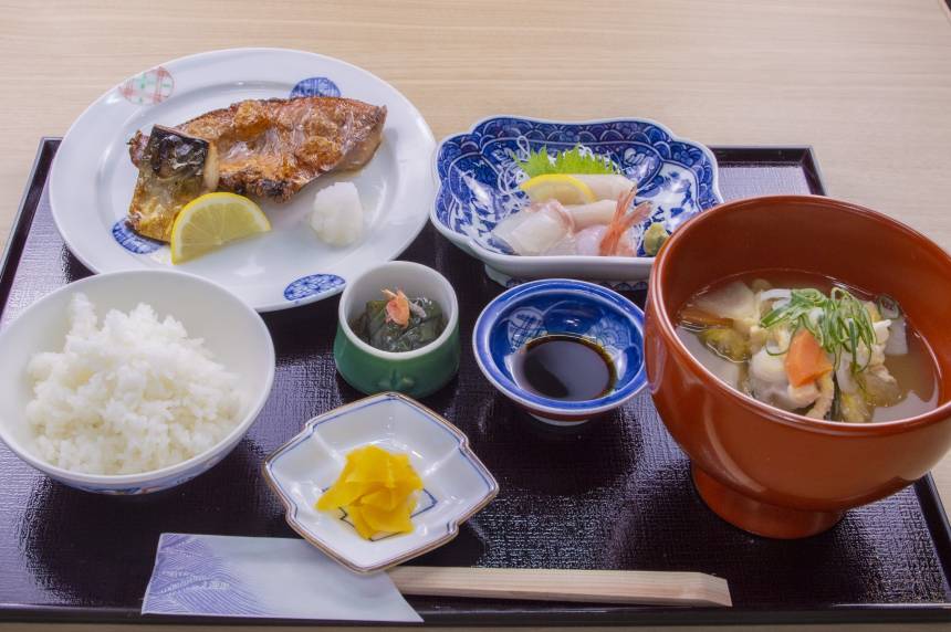 お魚定食 (限定10食)