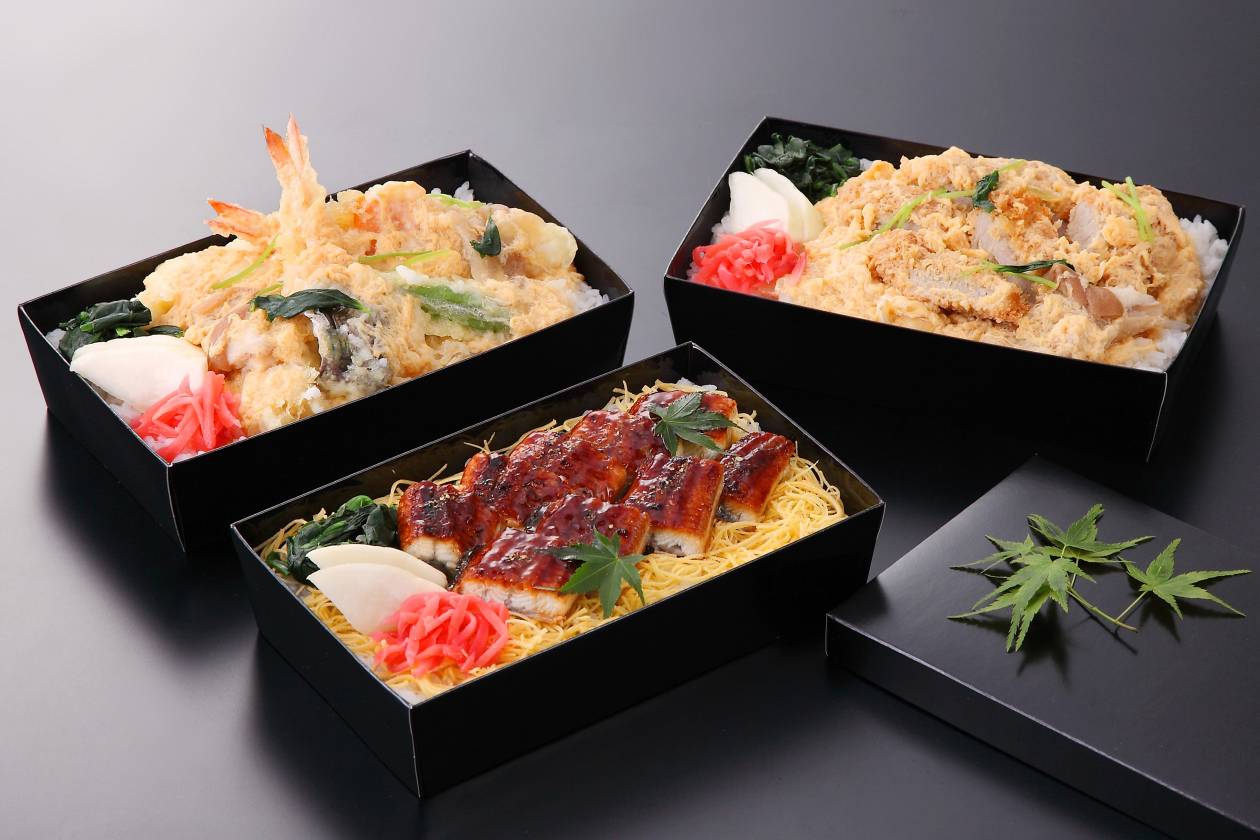 (左上)海老天とじ弁当 (左下)国産鰻重弁当 (右上)ヒレカツとじ弁当