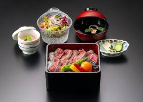 能登牛の玉手箱