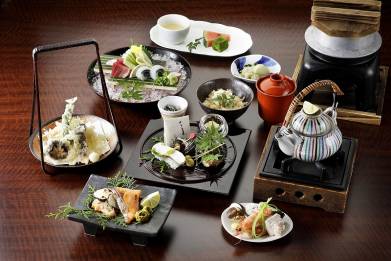 名古屋店「松茸尽くし会席」