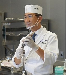 講義をする平川料理長