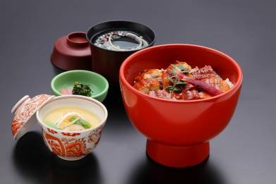 金沢店「国産うなぎ丼」