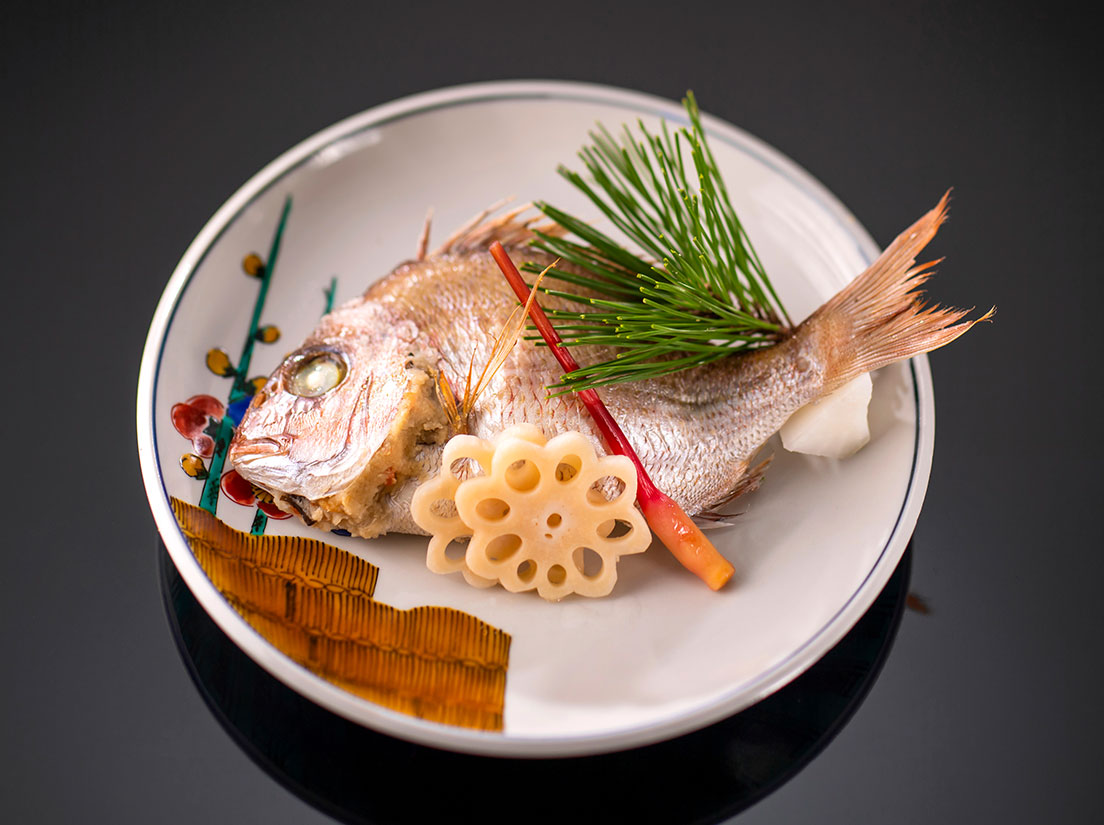 和倉の名宿、加賀屋そのままの「味」と「おもてなし」を気軽に味わって頂ける和食処