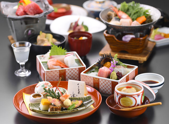 地酒と会席料理を堪能